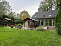 Cozy Cottage Near Saratoga Springs with Covered Hot Tub - Wifi