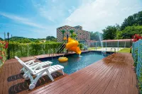 Samcheok Rainbow Pension - ที่มีสระว่ายน้ำ