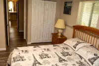 Peaceful Paradise 3BR Cottage Getaway - Wifi