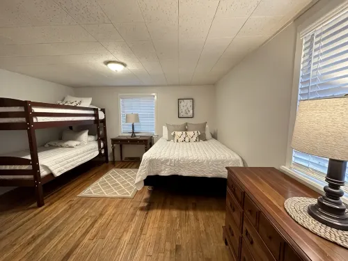 Cabin 10 - Cozy ski retreat in Cabin 10 at Pioneer Village, Maggie Valley NC - Hytter