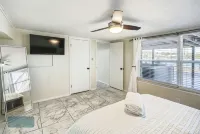 Modern Lakefront Property - Wifi