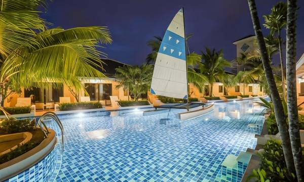 Tuana Hotels Brook Pool Access