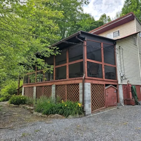 Cabin stay close to state park