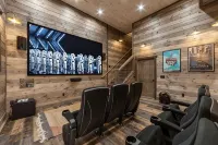 NEW LISTING: 2022 New build w grotto cave pool/amazing views Don't miss this one - สระว่ายน้ำส่วนตัว