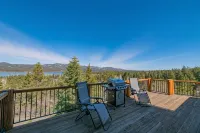 Valley View Cabin,Lake view, 6 bedrooms, Hot tub, walk distance to village - Wifi
