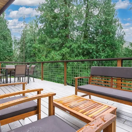 Forest Retreat with Two Kings and Expansive Deck