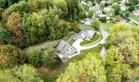 3Br Remodeled Ranch Style Home Close Downtown.  Quiet and Peaceful - Boutique