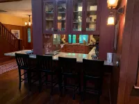 Beautiful Home for rent near CHQ Lake & Institution. - 4-Star