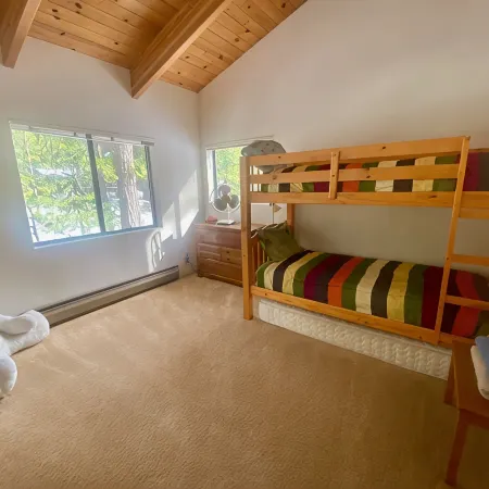 Ebbetts Pass Getaway - Awesome Easy Access Large Mountain Cabin