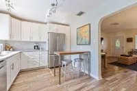 Pineapple House - Near Beaches - Private South Facing Pool & Hot Tub - Walkable - 프라이빗 풀