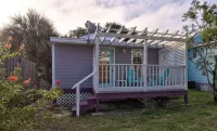 Little House, Cute, Cozy Artist Cottage - 3-Star