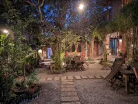 Astuti Gallery Homestay - Boutique