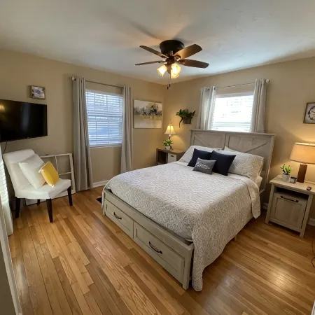Bays Mountain Getaway Cottage