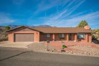 Mingus Mountain Vista: Views, Shopping, Relaxation. 20 Minutes to Sedona - Homestays