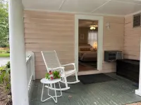 Downtown Summerville Historic District Studio - Boutique