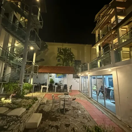 Hotel Neptuno Refugio