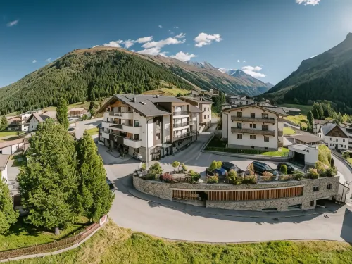 Alpinhotel Monte Superior - Silvretta Card Premium Betrieb - con vistas a la montaña