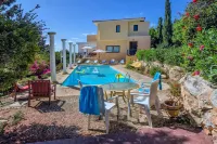 Wonderful Quiet Area, Completely Privacy, Large Private Pool, Colourful Garden - 3 stjerner