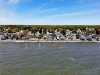 Cozy Ocean Front Retreat with Private Beach! - บูติค