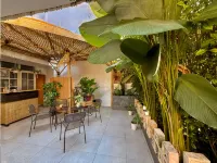 Buton Backpacker Lodge - 2-Star