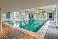 Van der Valk Hotel Emmen - Pools