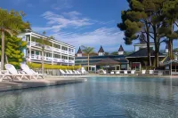 Howard Johnson by Wyndham Carilo Convention Center - Pools