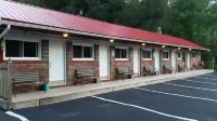 Paradise Resort Saratoga - Motels