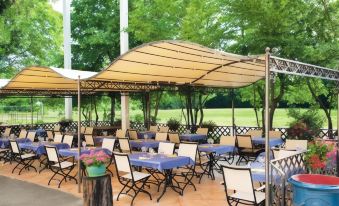 Logis Hôtel Restaurant les Cèdres