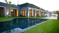 Two Fat Owls Guesthouse
