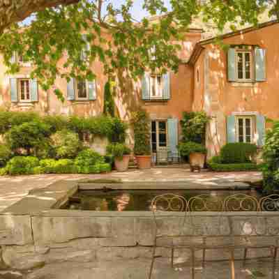 Baumanière - Les Baux de Provence Hotel Exterior