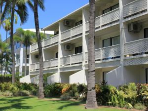 Beachfront Terraces with Onsite Reception & Check IN