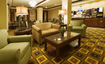 Holiday Inn Express & Suites Childress