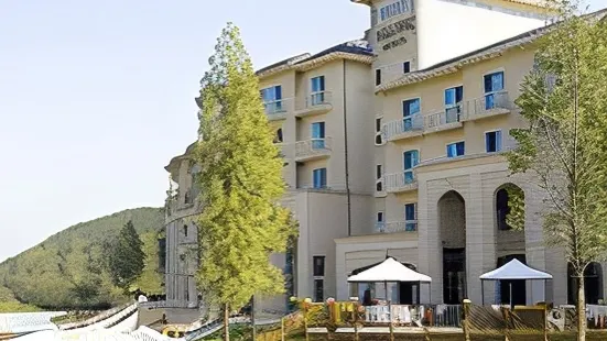 阿多尼斯酒店
