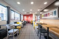 里爾圖爾昆中心住宿加早餐飯店 - 早餐