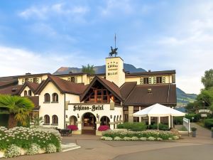 Swiss-Chalet Merlischachen - Romantik Schloss-Hotel am See