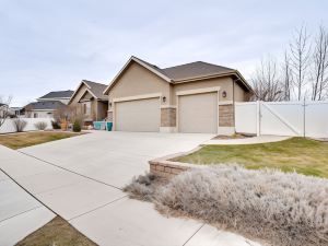 Modern Lehi Apartment 2 Mi to Thanksgiving Point