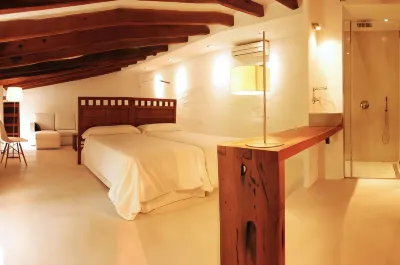 Holiday House for 10 Persons, with Swimming Pool