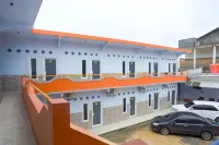 Penginapan Kurnia Sluke Hotel a 