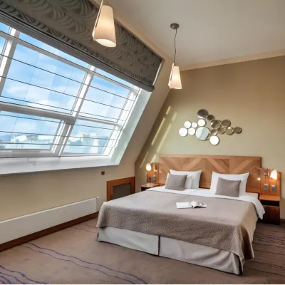 Crown Palace Apartments by Adrez Hotels near U Fleku Pub