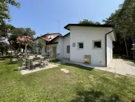 Cozy Villa with Private Garden Close to the Sea