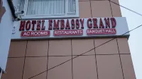 Hotel Embassy Grand 무자파버 호텔