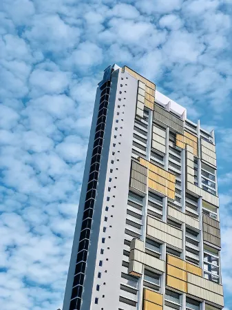 Tanjung Point Residences Отели рядом с достопримечательностью «Blue Whale Cruise Sdn. Bhd. - Penang»