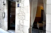 Fonda Mitjà Hotels in Casavells