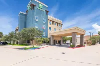Holiday Inn Brownsville Các khách sạn gần Saint Joseph Academy Football Stadium