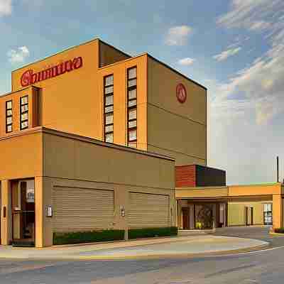 Sheraton Toronto Airport Hotel & Conference Centre Hotel Exterior