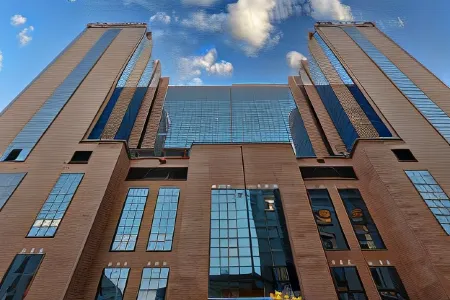 M Hotel Makkah by Millennium Отели рядом с достопримечательностью «Абрадж аль-Бейт»