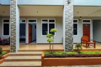RedDoorz Syariah Near Alun Alun Purwokerto 2