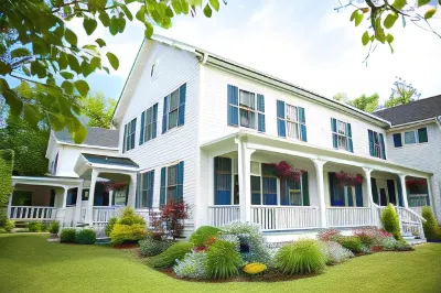 The Red Lion Inn Hotels in Lee