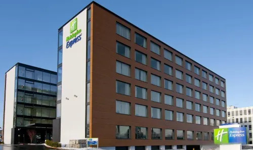 Holiday Inn Express ZÜRICH Airport Hotels in Regensdorf