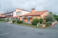 Contact Hôtel O'Nice Saintes Hotels in Saint-Vaize